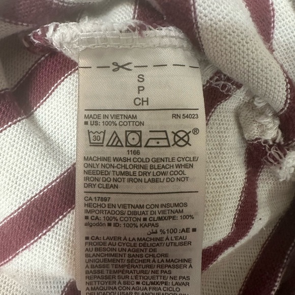 Old Navy Women’s Strip Tee - Picture 5 of 5